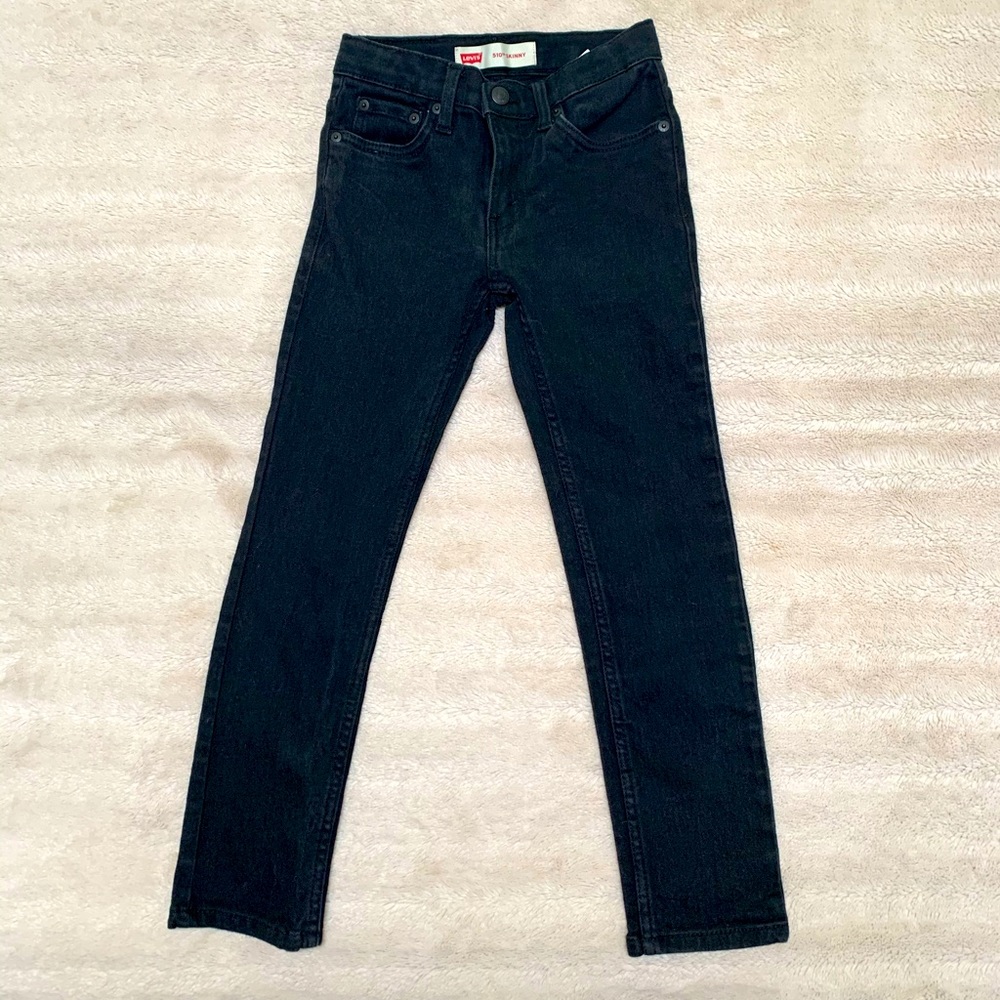 Boys Black Levi’s (jeans)